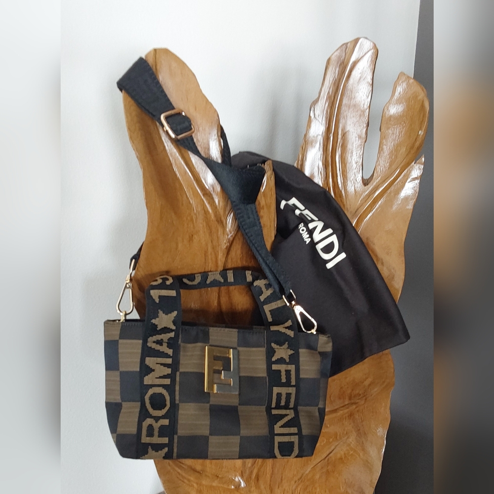 VINTAGE FENDI COSMETIC/CROSSBODY BAG